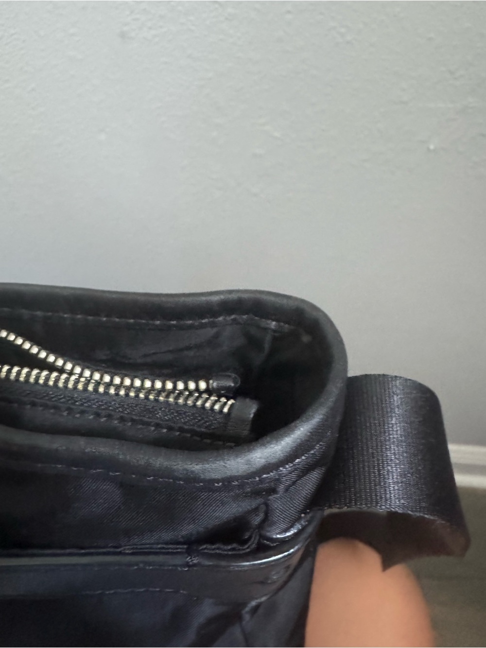 Tumi Black Crossbody Bag with Front Pockets - Picture 12 of 12